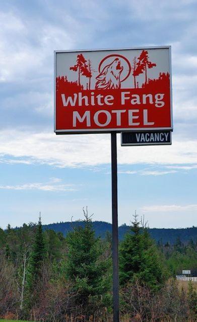 White Fang Motel Wawa Zewnętrze zdjęcie